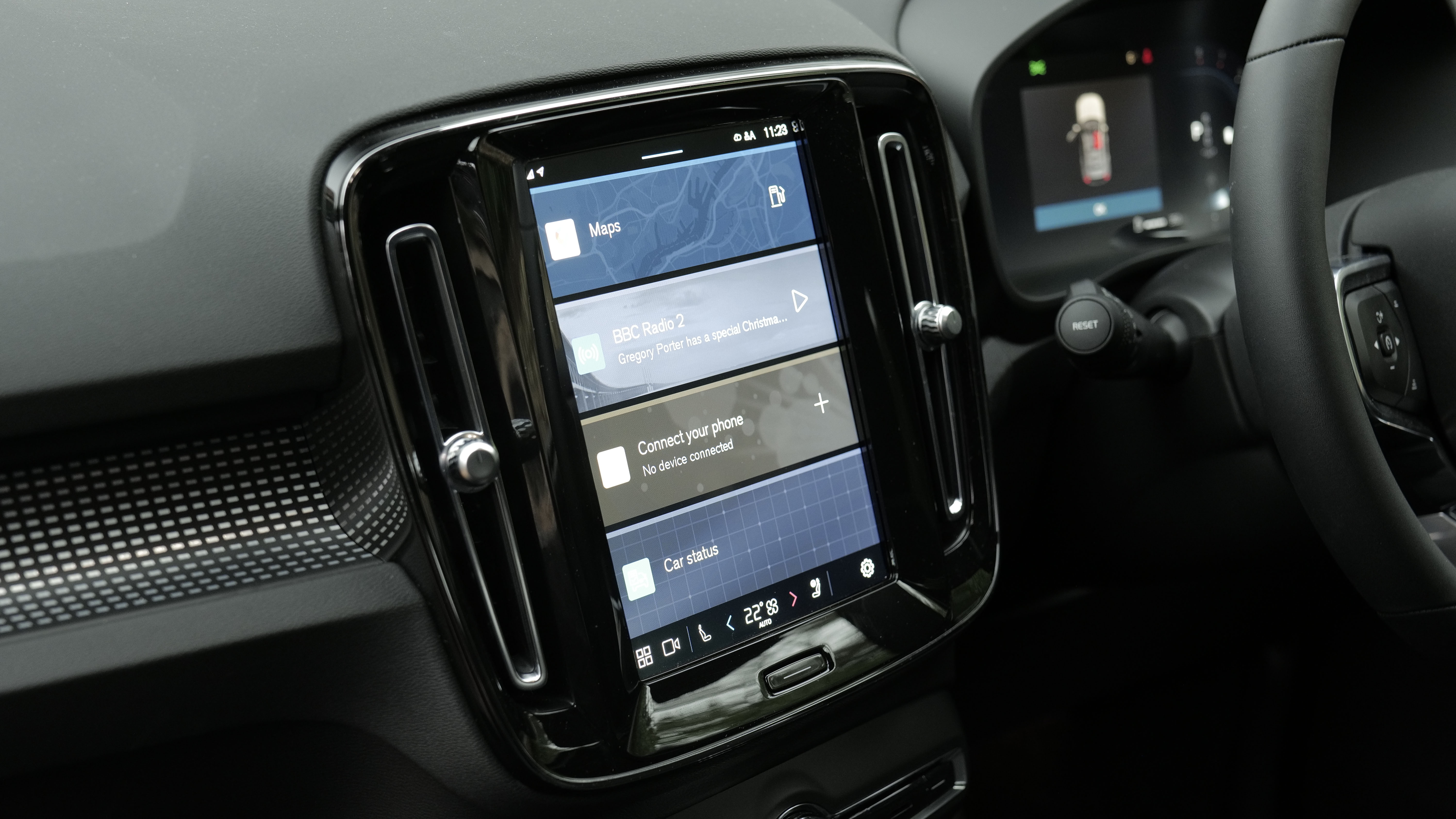 VOLVO XC40 ESTATE 2.0 B3P Plus Black Edition 5dr Auto